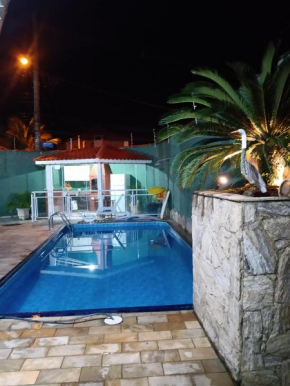 Casa 100mtrs do mar com piscina